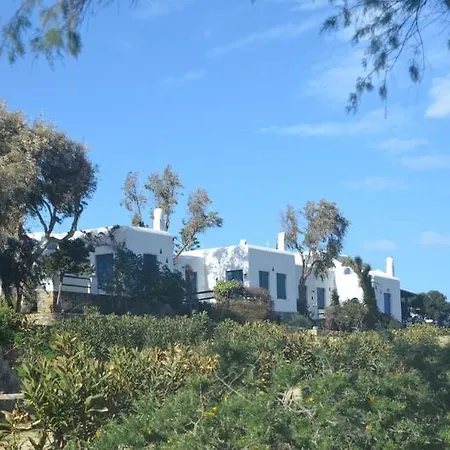 מלון Villa Kalafatis *